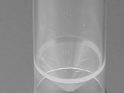 管体表面刻度清晰，方便观察，准确度±2%